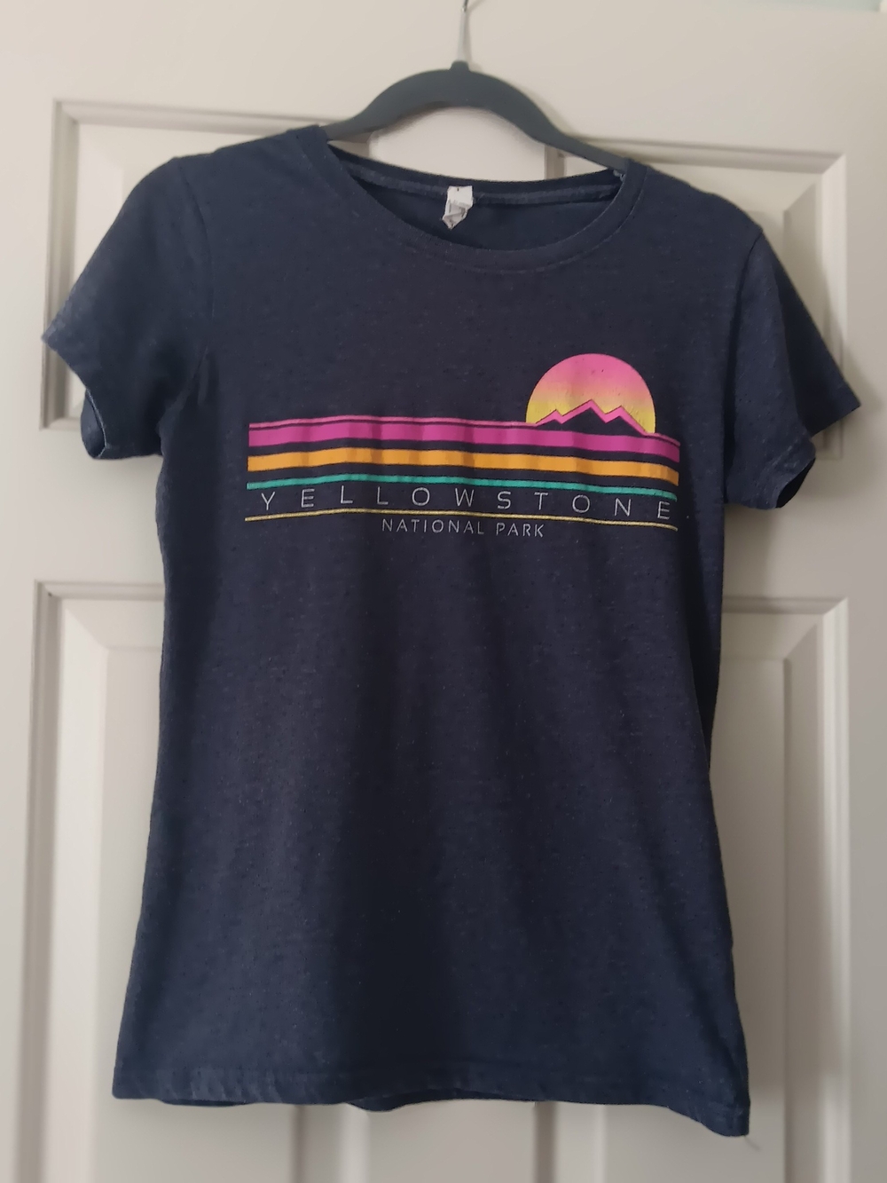 Yellowstone National Park T‑Shirt – Retro Sunset Graphic Tee, Women Size S